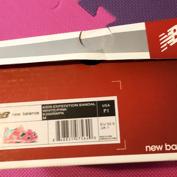 New balance, kids sandal, size 2 US. - Picture 3 of 4